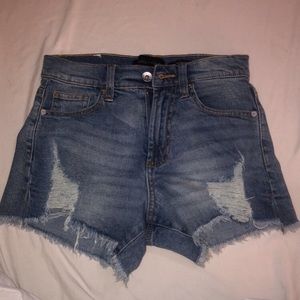 Kendall & Kylie light-wash denim shorts